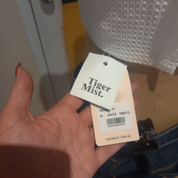 Tiger mist white bandou top. - Picture 3 of 4